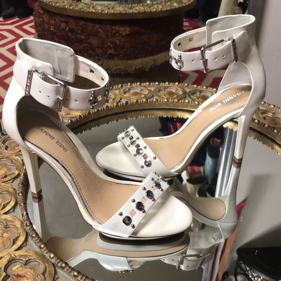 Gorgeous Gianni Bini heels 👠 - Picture 1 of 6